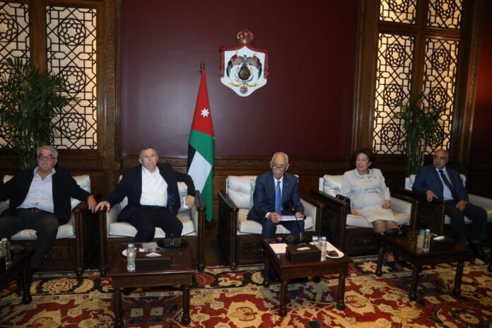 رئيس الديوان الملكي الهاشمي يلتقي وفدا من الجمعية الوطنية الأرثوذكسية رئيس الديوان الملكي الهاشمي يلتقي وفدا من الجمعية الوطنية الأرثوذكسية