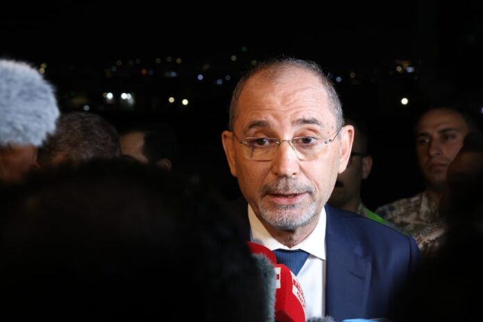 الصفدي يختتم زيارة تضامنية إلى بيروت