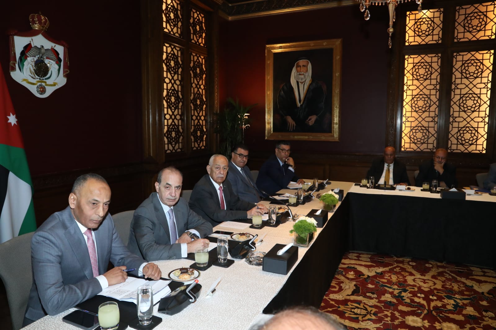 العيسوي يلتقي وجهاء وممثلين عن أبناء وبنات الطفيلة