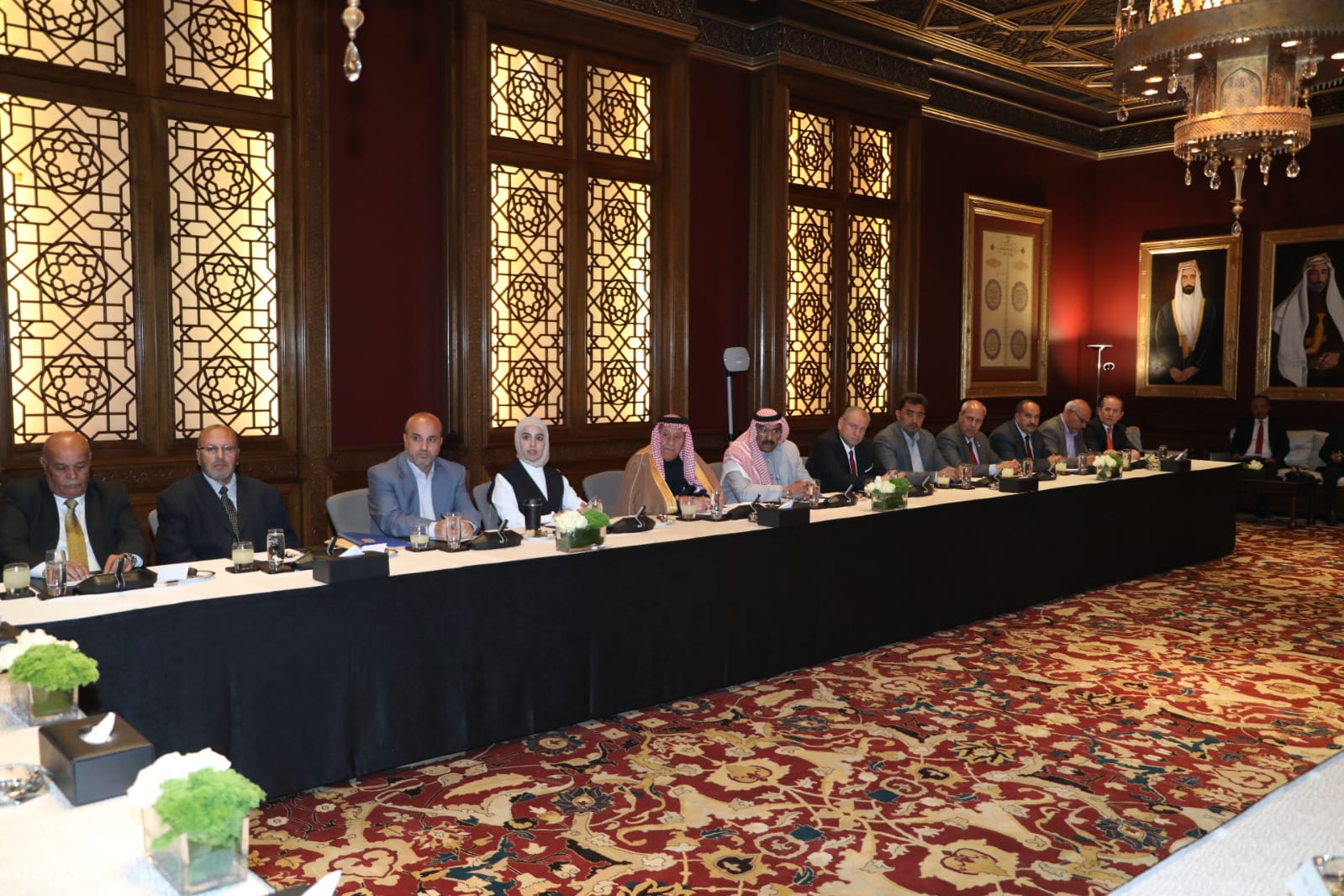 العيسوي يلتقي وجهاء وممثلين عن أبناء وبنات الطفيلة