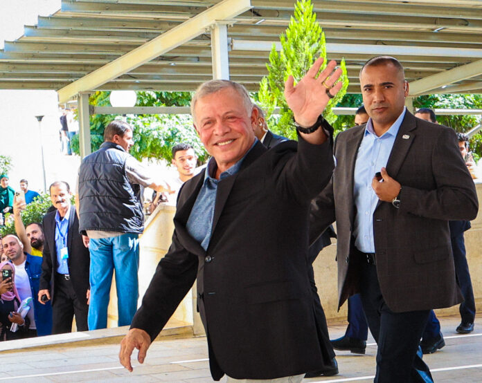 الملك يؤكد ضرورة الاستفادة من الفرص السياحية والطبيعية والزراعية بالطفيلة