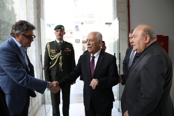 مندوبا عن الملك وولي العهد .. العيسوي يعزي آل مشربش وعبدالنور والحناينة