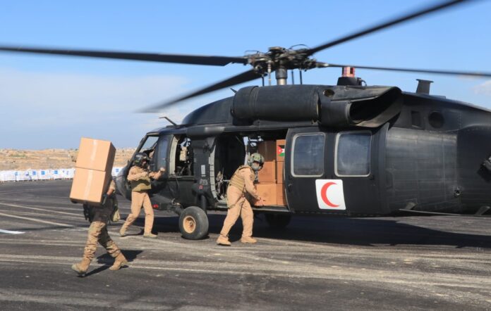 الأردن يسير لأول مرة سرباً من المروحيات المحملة بالمساعدات لقطاع غزة