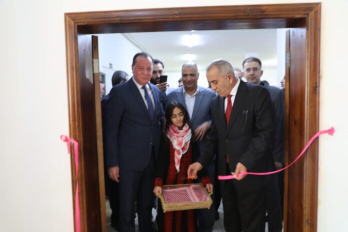 وزير الثقافة يفتتح مركز الفنون في مادبا - صور