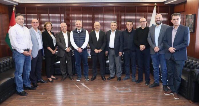 تجارة عمان وانتاج تبحثان قضايا تهم قطاع الاتصالات وتكنولوجيا المعلومات تجارة عمان وانتاج تبحثان قضايا تهم قطاع الاتصالات وتكنولوجيا المعلومات