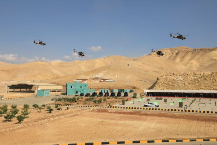 الشرطة الخاصة وسلاح الجو ينفذان تمرين صقور الهواشم 5 - صور