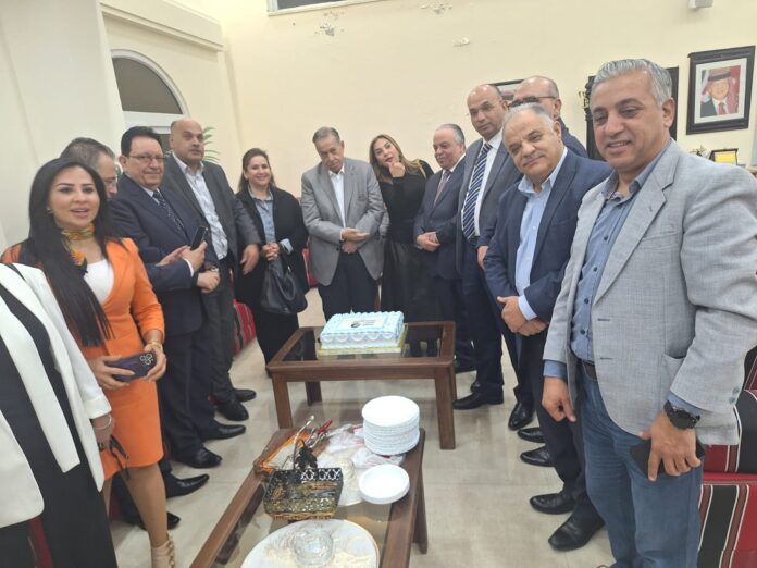 جماعة عمان لحورات المستقبل تعقد اجتماعها الشهري المئوي