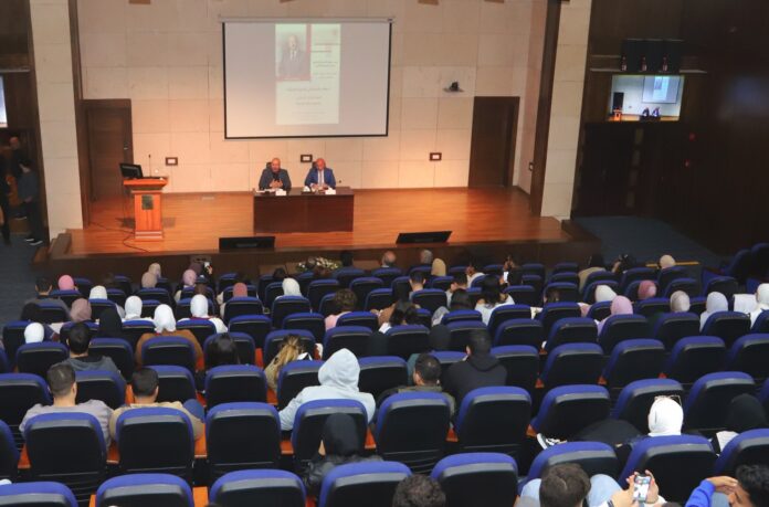 البزايعة يحاضر في جامعة البترا عن 