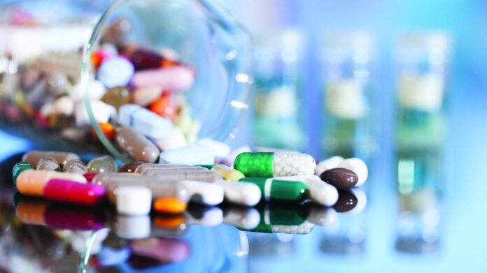 الطراونة يحذر من تناول المضادات الحيوية لعلاج الإنفلونزا ونزلات البرد