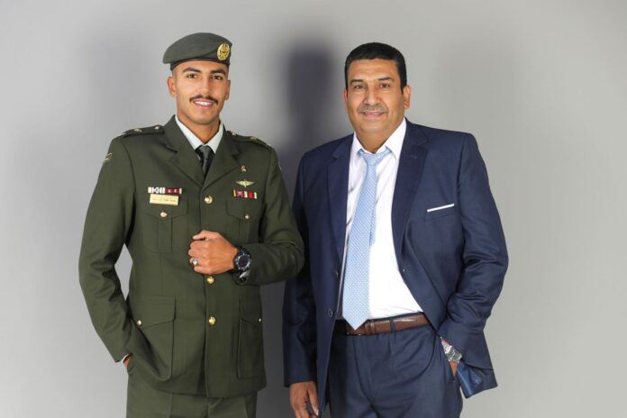 الحاج ثابت الكراسنة يهنئ نسيبه عقلة الرواشدة بتخرج نجله محمد من الكلية العسكرية