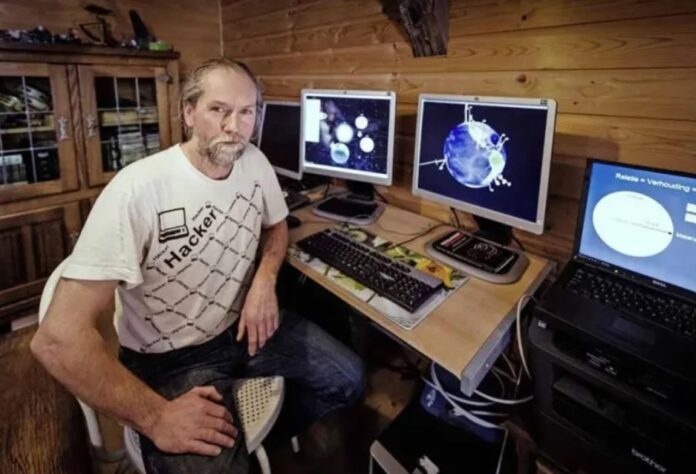 الخبير الهولندي يحذر من زلزال عنيف - فيديو