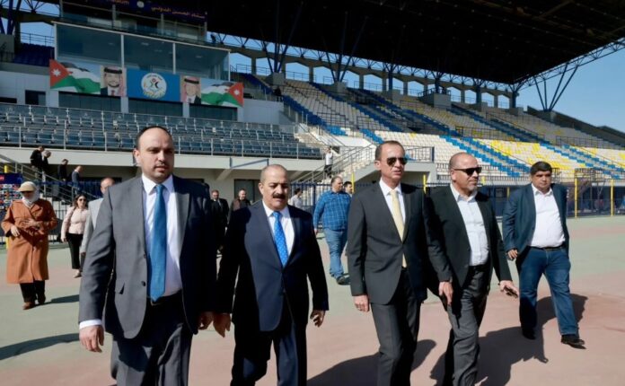 الشديفات يوعز بتغيير ارضية ملعب الحسن في إربد
