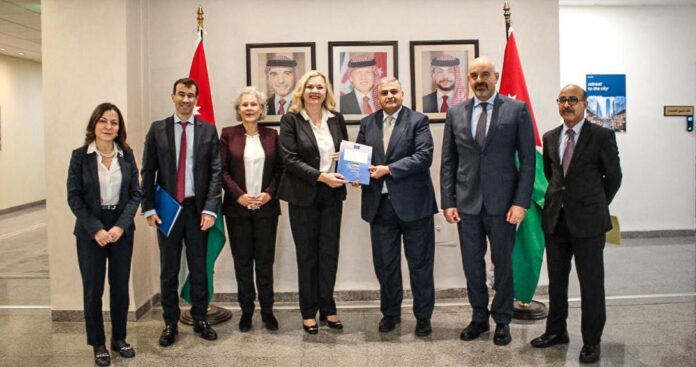 أمين عام الخارجية يلتقي نائب رئيس البرلمان الأوروبي