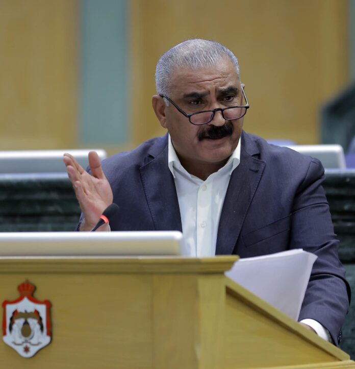 النائب أبو عرابي: 5 منازل على ساعة كهرباء واحدة النائب أبو عرابي: 5 منازل على ساعة كهرباء واحدة