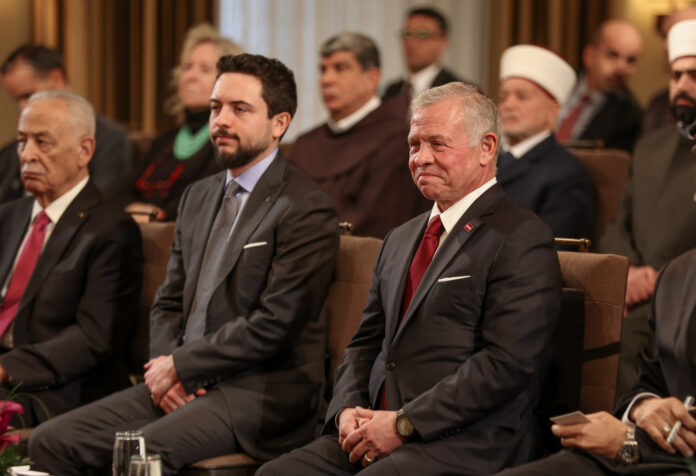 الملك يلتقي قيادات دينية مسيحية وإسلامية مقدسية وأردنية