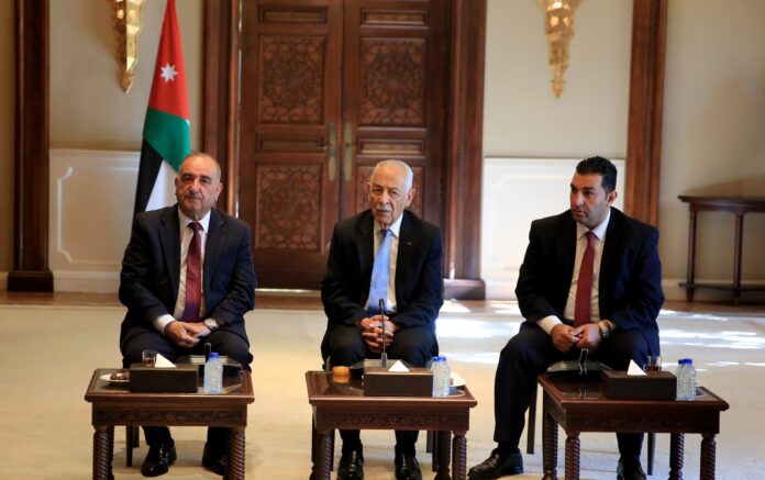 العيسوي يلتقي وفدين من ابناء عشيرة العياصرة وجمعية نشميات عباد - صور