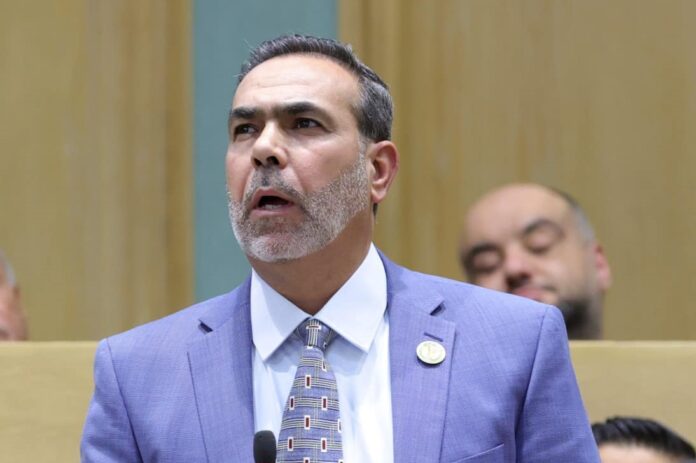 في أول كلمة تحت القبة.. ماذا قال النواصرة عن نقابة المعلمين؟ في أول كلمة تحت القبة.. ماذا قال النواصرة عن نقابة المعلمين؟