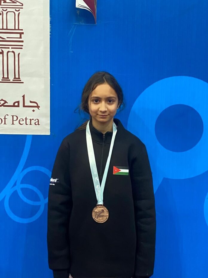 اصغر لاعبة في المنتخب الوطني للكراتيه تحرز الميدالية البرونزية في البطولة العربية