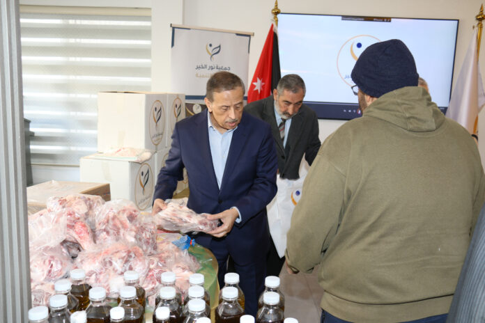 الدكتور فوزي الحموري يطلق مشروعًا خيريًا في جمعية نور الخير لفصل الشتاء الدكتور فوزي الحموري يطلق مشروعًا خيريًا في جمعية نور الخير لفصل الشتاء