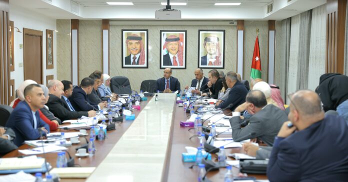 وزارة النقل والهيئات التابعة لها تقدم شرحا مفصلا عن مشاريعها ونفقاتها - تفاصيل