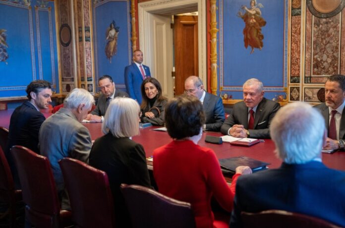 الملك يلتقي قيادات من الكونغرس الأمريكي ورؤساء وأعضاء لجان من مجلسي الشيوخ والنواب