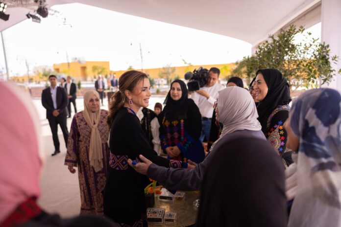 الملكة رانيا العبدالله تقيم مأدبة غداء لعدد من السيدات في سحاب الملكة رانيا العبدالله تقيم مأدبة غداء لعدد من السيدات في سحاب