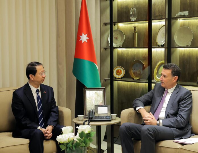 رئيس النواب يلتقي السفير الصيني