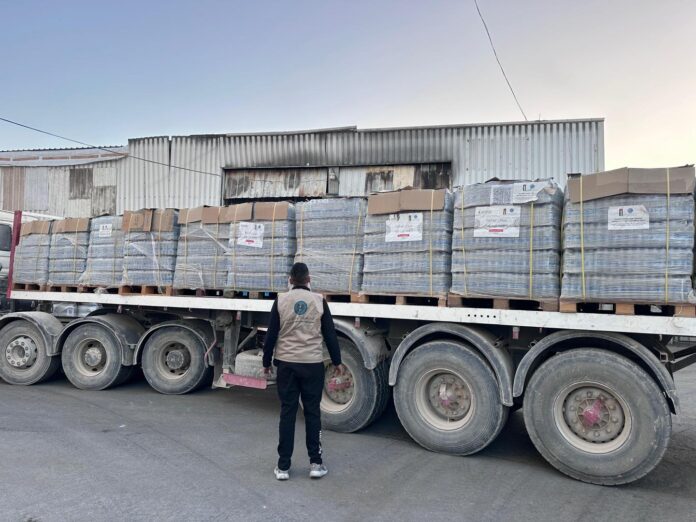 600 شاحنة أردنية محملة بالبضائع دخلت سوريا منذ 8 الشهر الماضي 600 شاحنة أردنية محملة بالبضائع دخلت سوريا منذ 8 الشهر الماضي