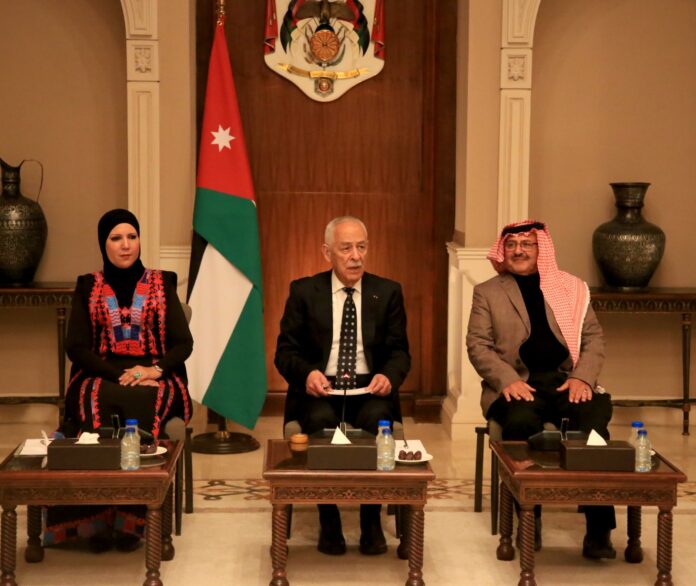 العيسوي: السياسة الحكيمة للملك أبقت الأردن واحة أمن واستقرار في محيط ملتهب العيسوي: السياسة الحكيمة للملك أبقت الأردن واحة أمن واستقرار في محيط ملتهب