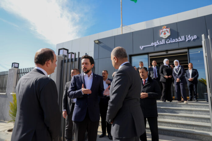 ولي العهد يفتتح مركز الخدمات الحكومية في مأدبا - صور