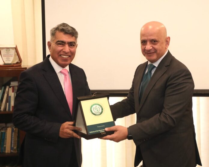 الحاج توفيق : تجارة عمان تتطلع لمزيد من التعاون الاقتصادي مع باكستان الحاج توفيق : تجارة عمان تتطلع لمزيد من التعاون الاقتصادي مع باكستان