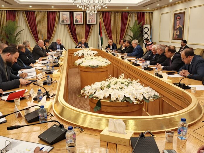 المعشر يؤكد أهمية شمولية ووضوح السياسية المالية والنقدية ومواءمتها مع رؤية التحديث الاقتصادي