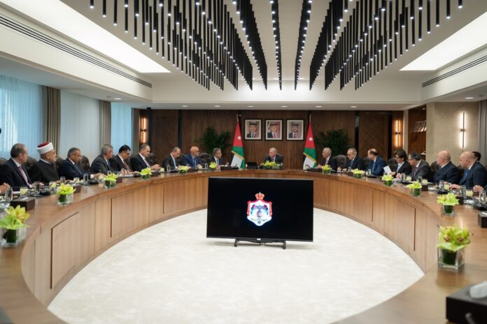 حديث الملك خلال ترؤسه جانبا من جلسة مجلس الوزراء - فيديو