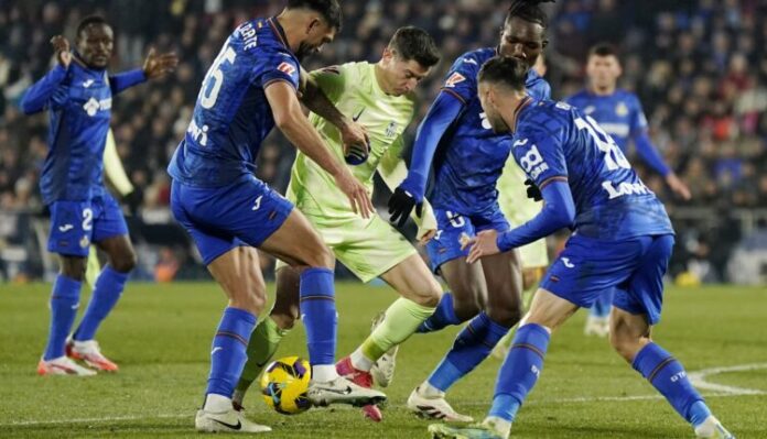 هل تعرض برشلونة للظلم أمام خيتافي .. خبراء يجيبون - تفاصيل