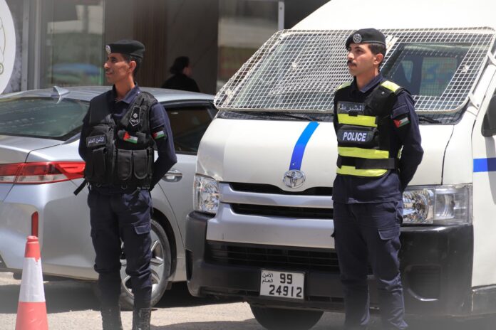 في قبضة الامن.. مراجع يعتدي على موظفة في وزارة التنمية الاجتماعية