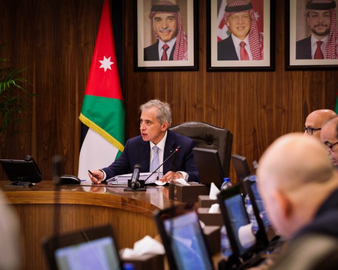 رئيس الوزراء يقرر منع سفر الوزراء ورؤساء الهيئات والمؤسسات - تفاصيل