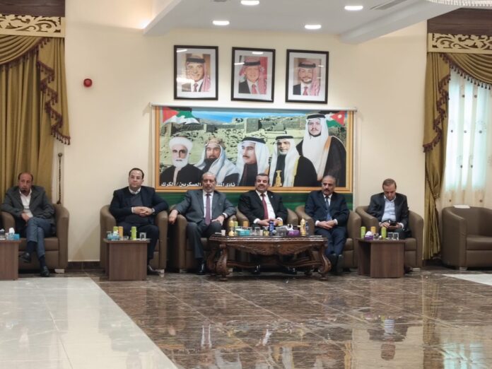 الحزب الوطني الإسلامي في ضيافة مجموعة من شباب محافظة الكرك الحزب الوطني الإسلامي في ضيافة مجموعة من شباب محافظة الكرك
