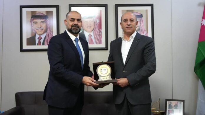 الخيرية الأردنية الهاشمية تكرم النقابة العامة لتجار المواد الغذائية