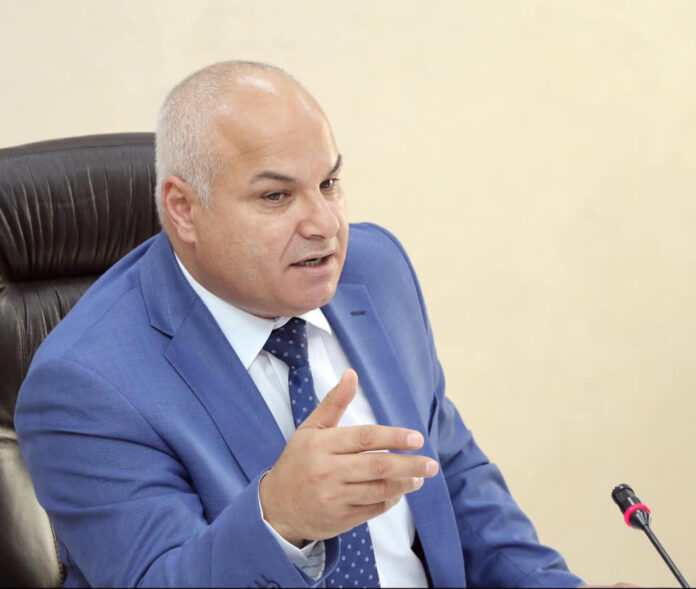 أقر بوجود خلاف مع المقاول .. البكار: نسبة الانجاز في مشروع كراون بلازا البترا تجاوزت 95% أقر بوجود خلاف مع المقاول .. البكار: نسبة الانجاز في مشروع كراون بلازا البترا تجاوزت 95%