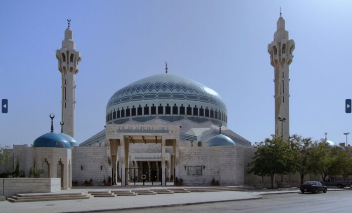 الأردنيون يحيون ليلة القدر في 7500 مسجد الأردنيون يحيون ليلة القدر في 7500 مسجد