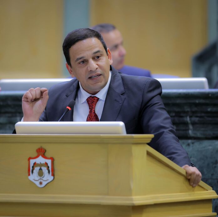 النائب ابو هنية: بتوجيهات الملك الاردن لا يتوانى بالدفاع عن حقوق الفلسطينيين