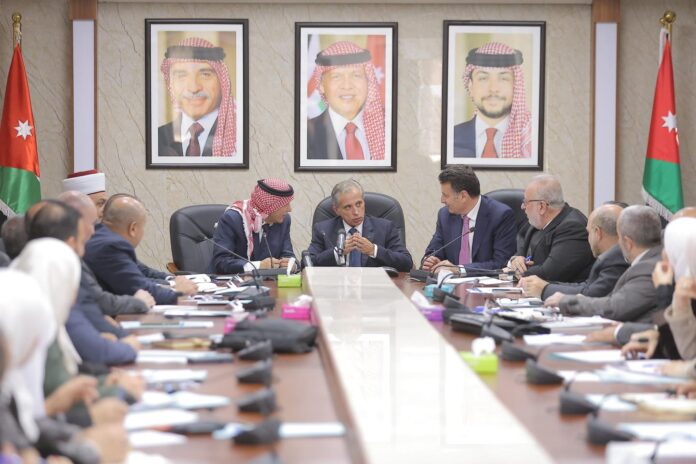 حسان : نقف على مسافة واحدة من جميع الكتل النيابية والأحزاب