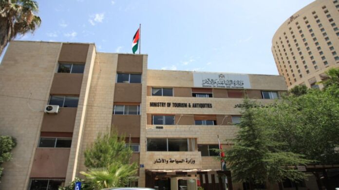 تعيين الدكتور فوزي أبو دنة مديرا عاما لدائرة الآثار العامة