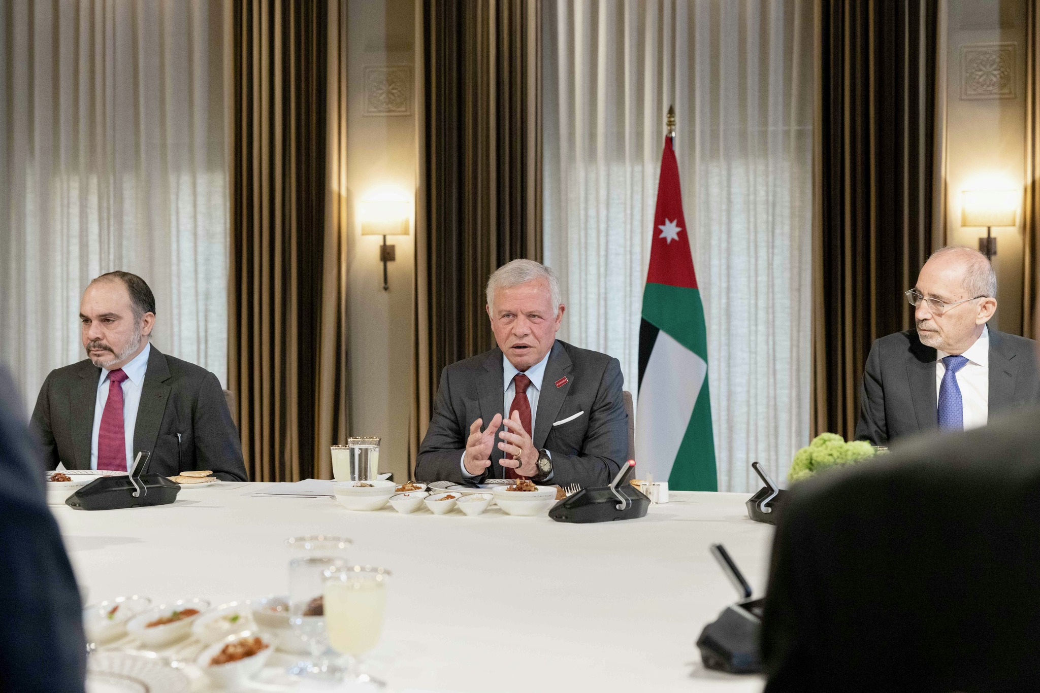 الملك يستقبل رئيس إقليم كردستان العراق