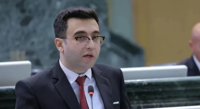 النائب محمد الجراح يطالب بتجميد عضوية نواب الجبهة