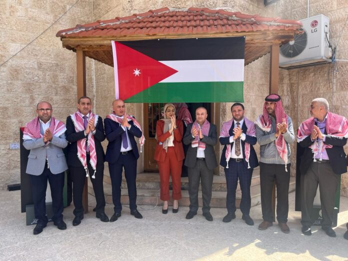 مؤسسة تنمية أموال الأيتام تحتفل بيوم العلم الأردني