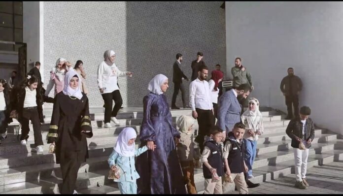 ظهور زوجة الشرع يثير تفاعلا وسجالا بين نشطاء