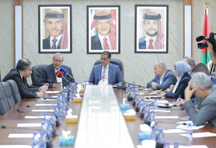 الإدارية النيابية تبحث احتساب خدمة المياومة في مكافأة نهاية الخدمة لموظفي  الإدارية النيابية تبحث احتساب خدمة المياومة في مكافأة نهاية الخدمة لموظفي