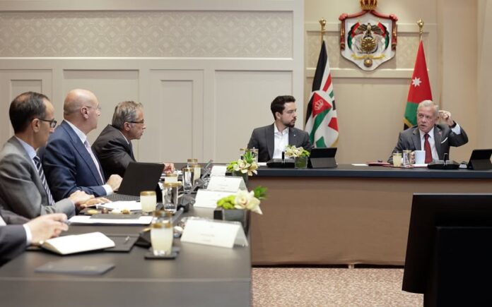 الملك يتابع تقدم سير العمل في البرنامج التنفيذي لرؤية التحديث الاقتصادي