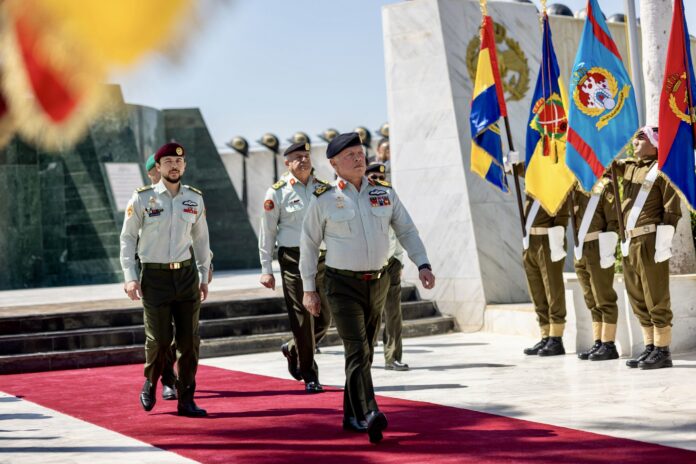 قبيلة العجارمة : نقف خلق القيادة الهاشمية وسنكون الرصاصة الجاهزة مع جيشنا - بيان